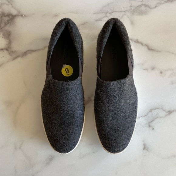 VINCE. Dark Grey Warren Flannel Wool Platform Slip On Sneaker - Picture 2 of 5